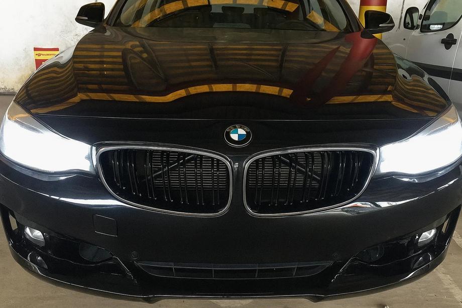 BMW 3 Series F34 2013–2020 Nieren M-Look (für F34, Schwarz Glanz mit Chromrahmen) Foto 1