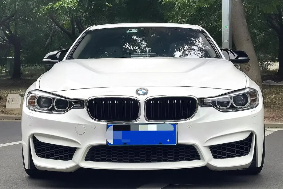 BMW 4 Series F32/F33/F36 2012-2020 Nieren M-Look (Schwarz Glanz mit Chromrahmen) Image