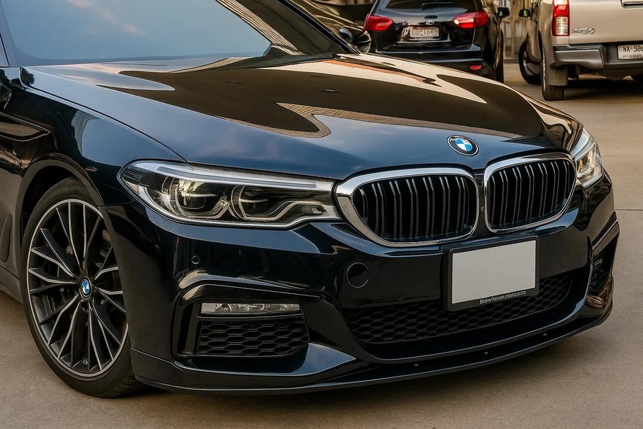 BMW 5er G30/G31 2017–2023 Nieren M-Look (2017-2020, Schwarz Glanz mit Chrom Rahmen) Image