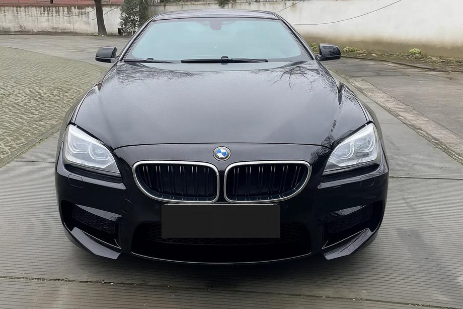 BMW 6 Series F12/F13/F06 2011-2018 Nieren M-Look (Schwarz Glanz mit Chromrahmen) Image