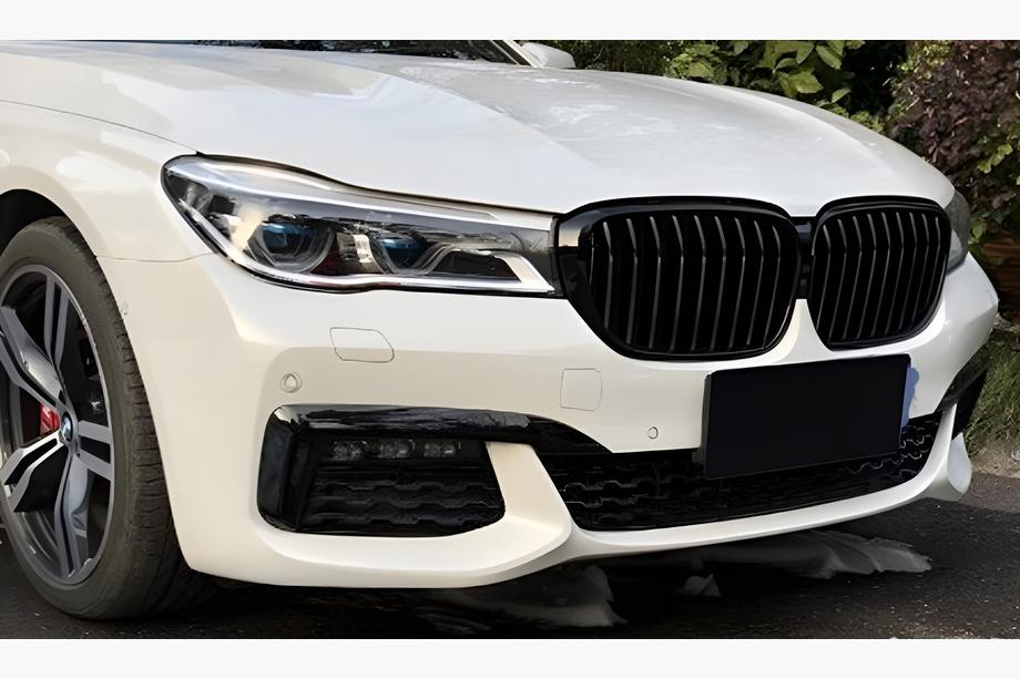 BMW 7 Series G11/G12 2015-2022 Nieren 1 Bar (2016-2019, Schwarz Glanz) Foto 1