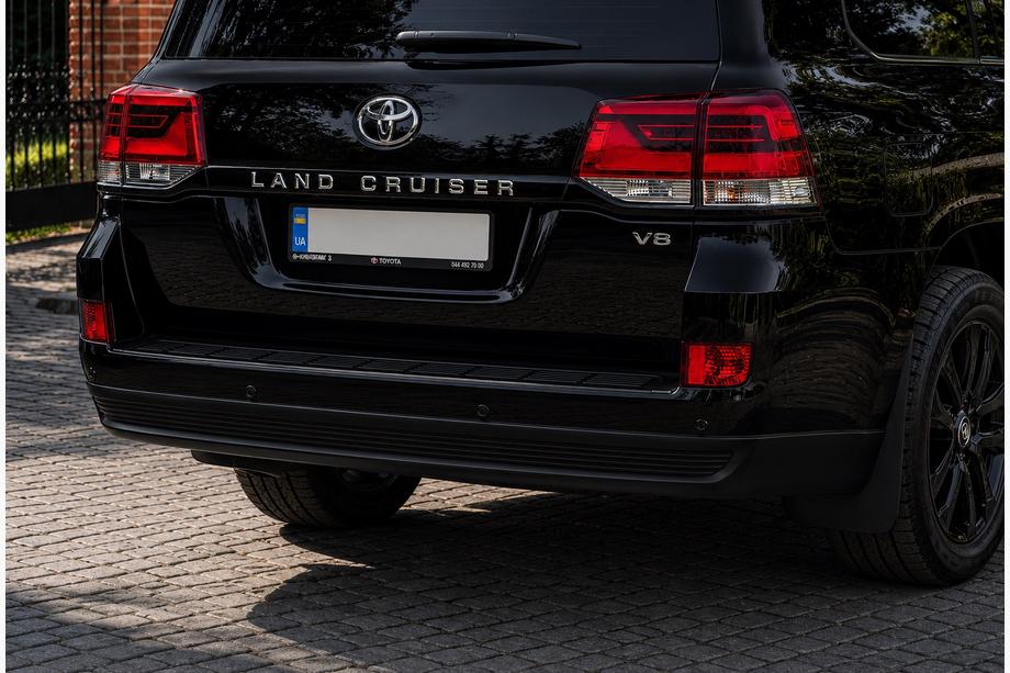 Toyota Land Cruiser 200 2007-2021 Hinterer Diffusor ohne Chrom 2016-2021 (Executive 2019/2021) Schwarz Foto 2