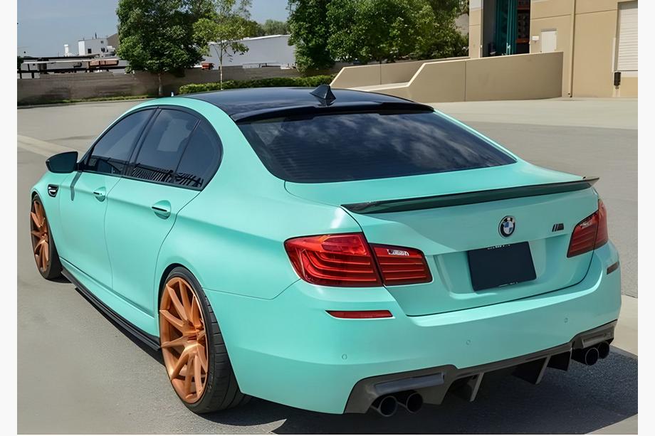BMW 5 Series F10/F11 2010–2016 Heckspoiler M4-Style V2 (für F10, Schwarz Glanz) Image