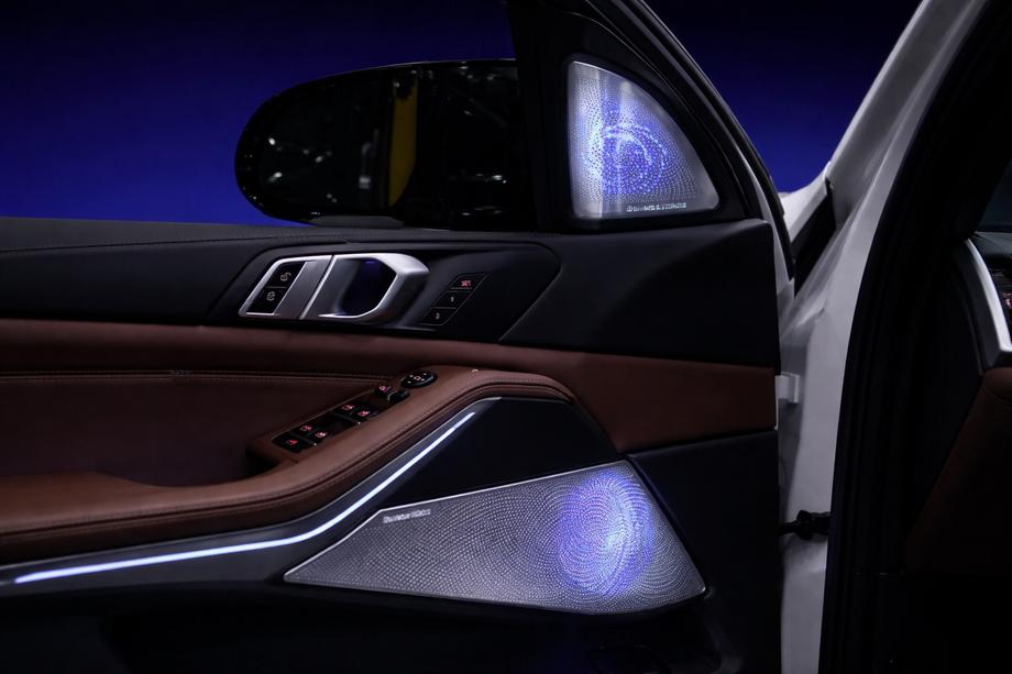 BMW X5 G05 2019–2026 Set Zierleisten mit Beleuchtung Bowers&Wilkins Foto 5
