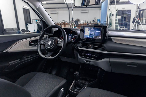 Detaillierte Überprüfung des Suzuki Swift 7: Spezifikationen, Ausstattung und Design Foto 5