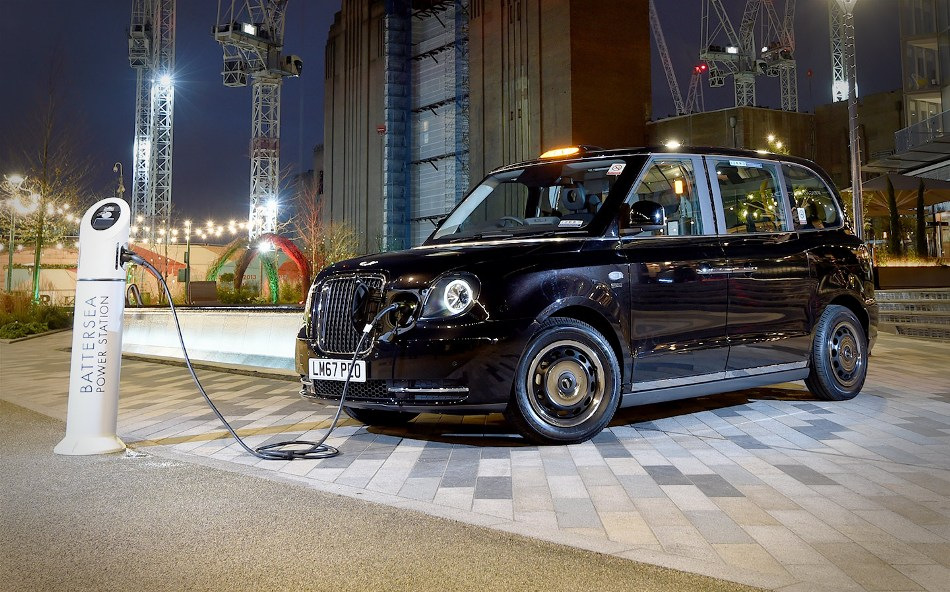 Welches Elektroauto eignet sich besser für ein Taxi?