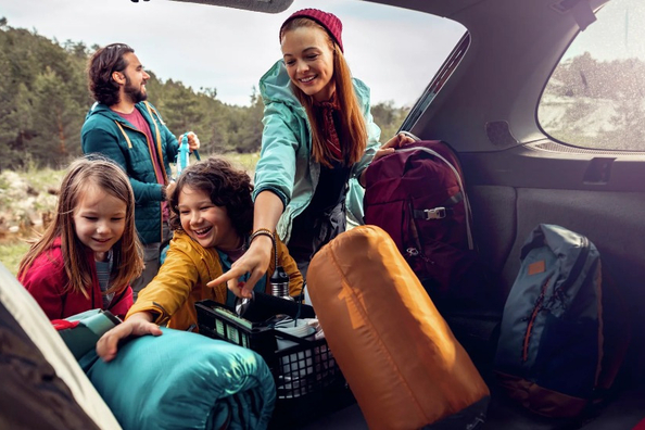 So machen Sie ein Auto für lange Fahrten mit Kindern komfortabel