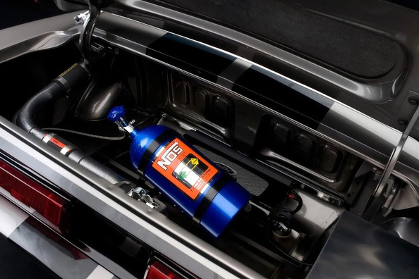 Was ist Lachgas im Auto: Vor- und Nachteile