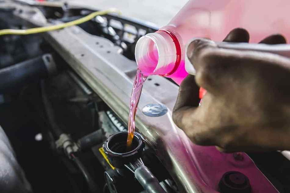Wie oft sollten Sie das Frostschutzmittel in Ihrem Auto wechseln?