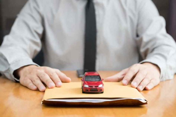 Wie wählen Sie die beste Versicherungsgesellschaft für Ihr Auto aus?