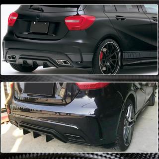 Heckstoßstangen Flap Abdeckung (für AMG-Line / A45 AMG HB, Carbon) Foto 3