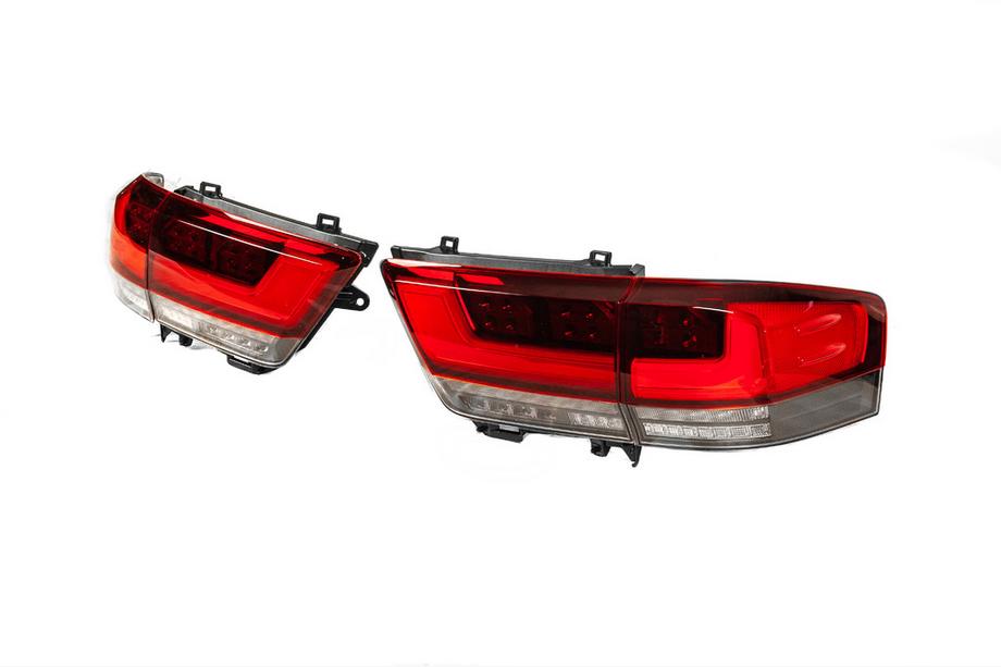 Toyota Land Cruiser 200 2007-2021 Facelift Kit auf LC 300 High-Line (Standard Kit) Foto 12