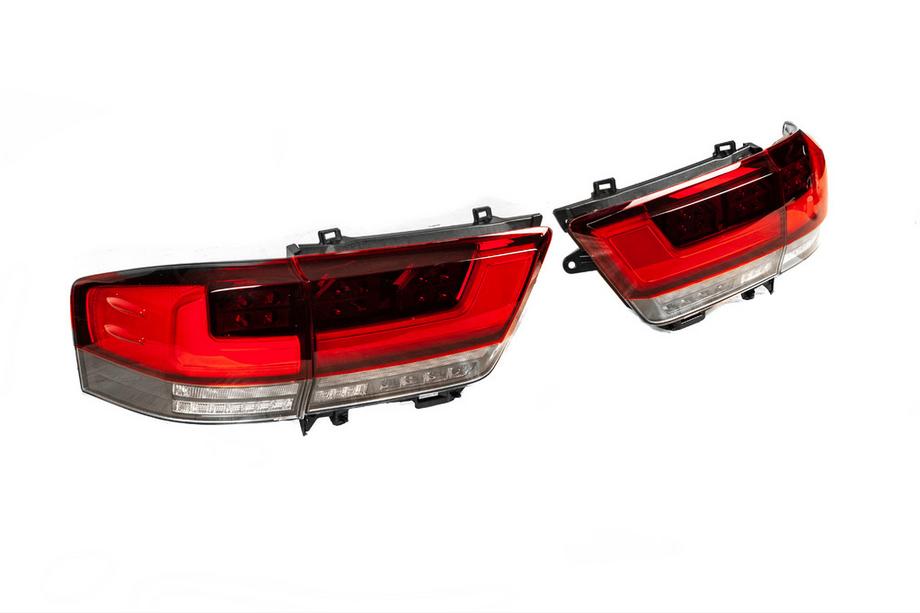 Toyota Land Cruiser 200 2007-2021 Facelift Kit auf LC 300 High-Line (Standard Kit) Foto 13