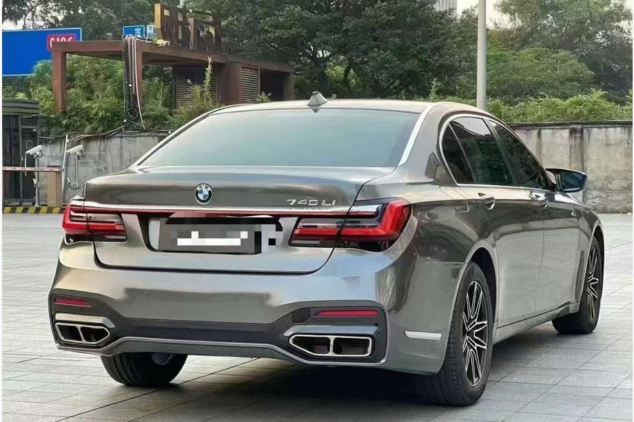 BMW 7 Series F01/F02 2008-2015 Facelift-Umrüstkit auf G12 M760 (ohne Austausch von Kofferraumdeckel und hinteren Kotflügeln) Foto 4