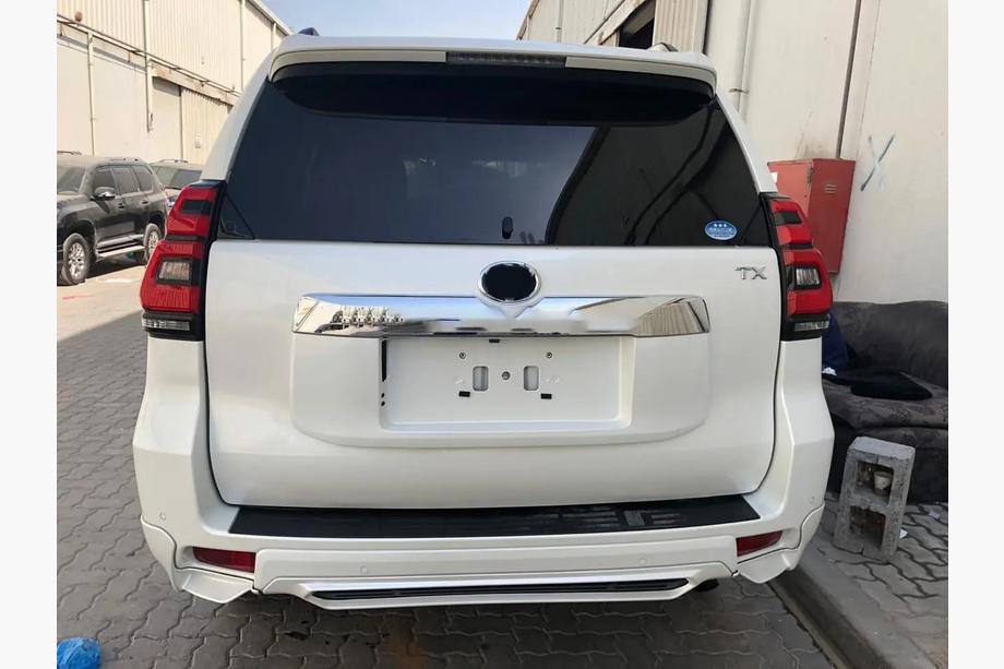 Toyota Land Cruiser Prado 150 2009-2023 Hintere TRD-Heckverkleidung, 3-teilig (für 2017+) Image