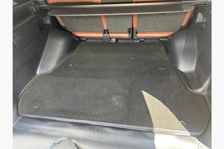 Toyota Land Cruiser 200 2007-2021 Kofferraummatte Textil Premium V-1 (5-Sitzer, Schwarz) Foto 2