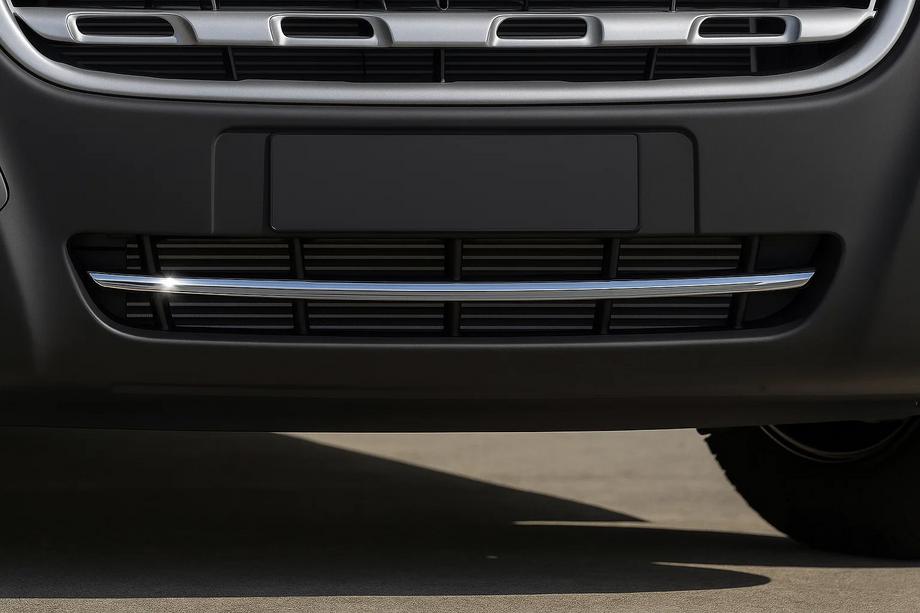Nissan NV400 2010-2024 Edelstahlleiste für Stoßstange Image