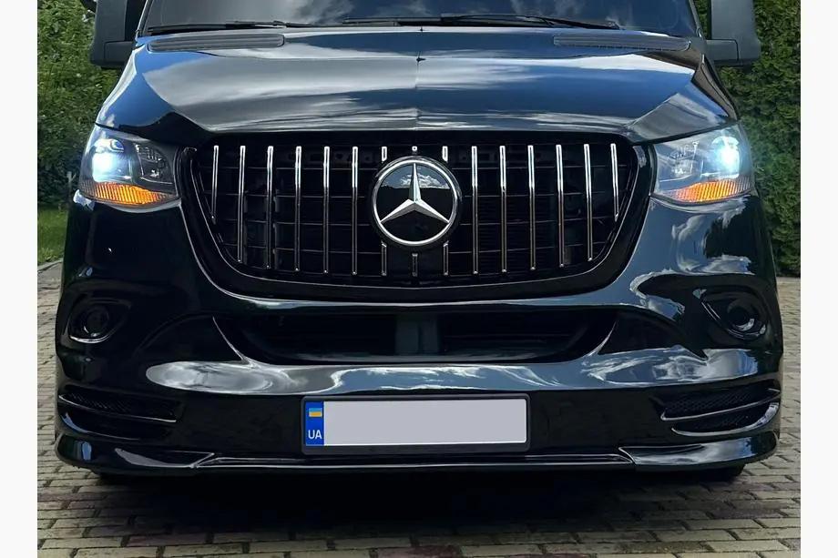 Mercedes Sprinter W907/W910 2018- Frontgrill Panamericana GT Chrom Premium V2 (Mit Rahmen) Image