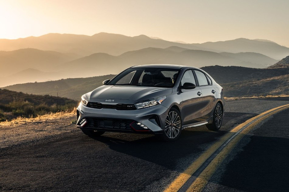 Aktualisierter Kia Forte: Überprüfung der Limousine der dritten Generation
