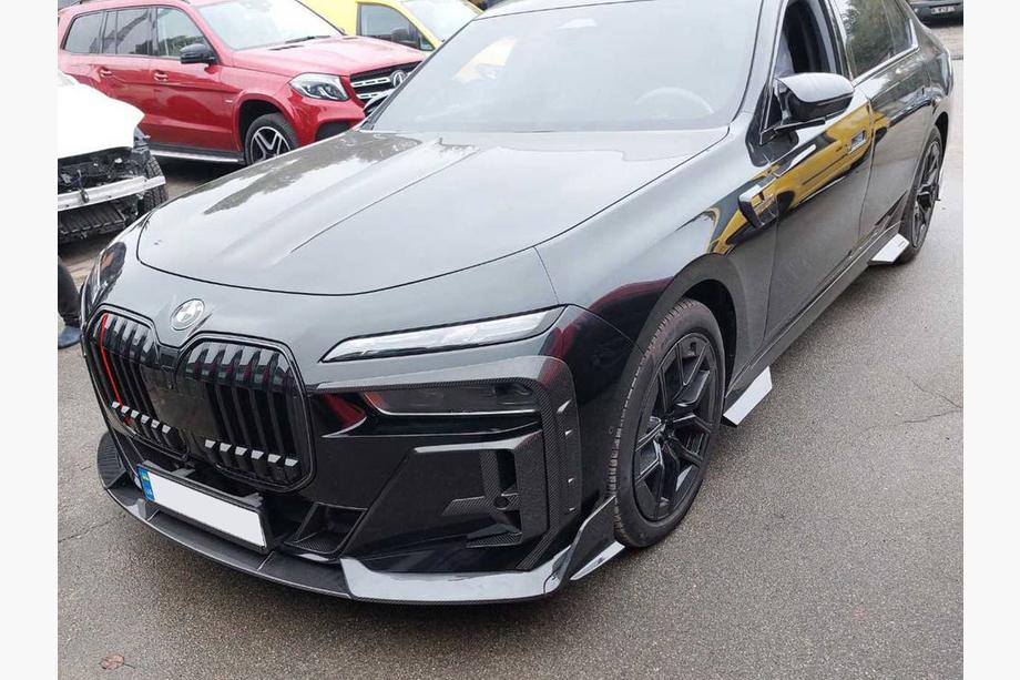 BMW 7 Series G70/G71 2022- Bodykit MNSR-Style Carbon Foto 13
