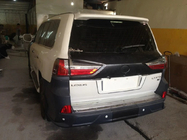 Lexus LX570/450d 2008-2022 Rückleuchten aus dem GBT Facelift-Set Innere linke Rückleuchte (Kofferraumdeckel) Foto 1