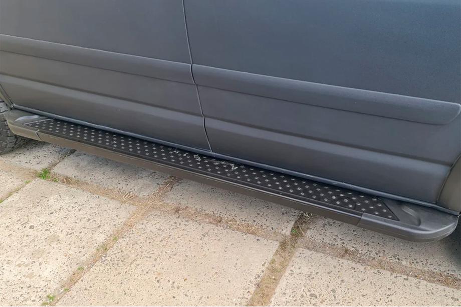 Volkswagen T5 Caravelle 2004-2010 Trittbretter X5-Typ schwarz (2 Stk., Alu) Kurzer Radstand Foto 3