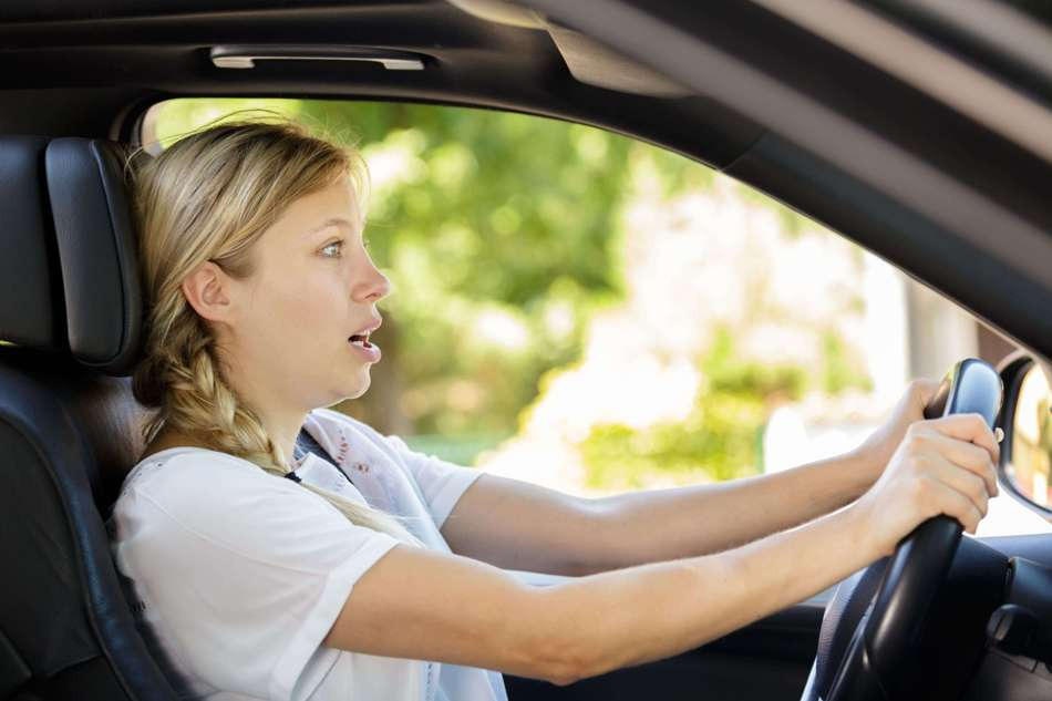 Wie kann man die Nervosität bei der ersten Autofahrt überwinden?