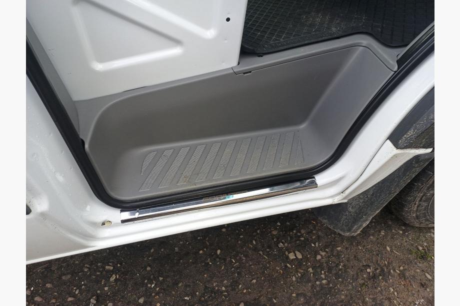 Mercedes Sprinter W906 2006–2018 Einstiegsleisten VIP-Style (2 Stk, Edelstahl) Image