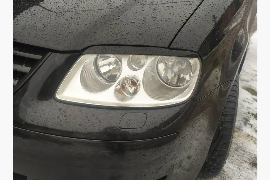 Volkswagen Caddy 2004-2010 Scheinwerferblenden (schwarz) Image
