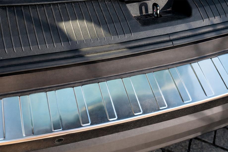 Nissan X-trail T33/Rogue 2022- Carmos Ladekantenschutz für Heckstoßstange (für e-Power, Edelstahl, matt) Foto 4