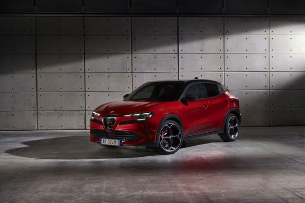 Alfa Romeo Junior Electric: Testbericht des kompakten Elektro-Crossovers Foto 4
