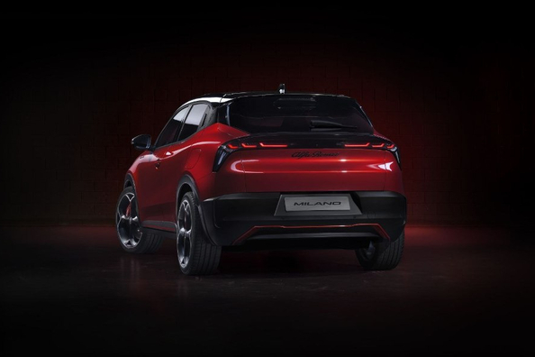 Alfa Romeo Junior Electric: Testbericht des kompakten Elektro-Crossovers Foto 3