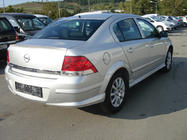 Opel Astra H 2004-2013 Hintere untere Abdeckung Sedan (grundiert zum Lackieren) Foto 4