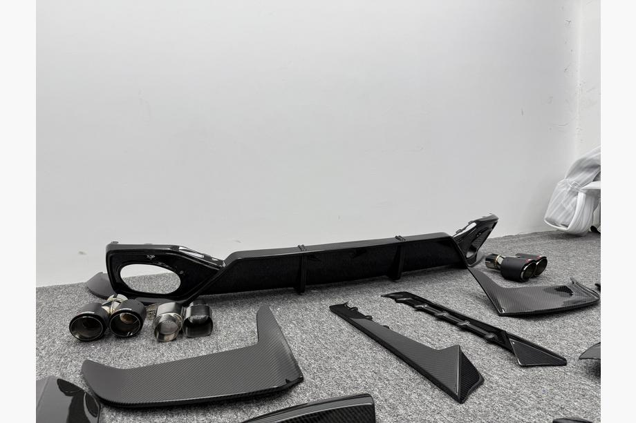 Audi Q8 2018- Bodykit Carbon Set (für RSQ8 2024+) Foto 7