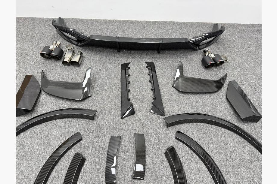 Audi Q8 2018- Bodykit Carbon Set (für RSQ8 2024+) Foto 8