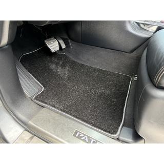 Textil Fußmatten Deluxe (3 Reihen, Schwarz) Nissan Patrol Y62 2010-2024 Foto 1