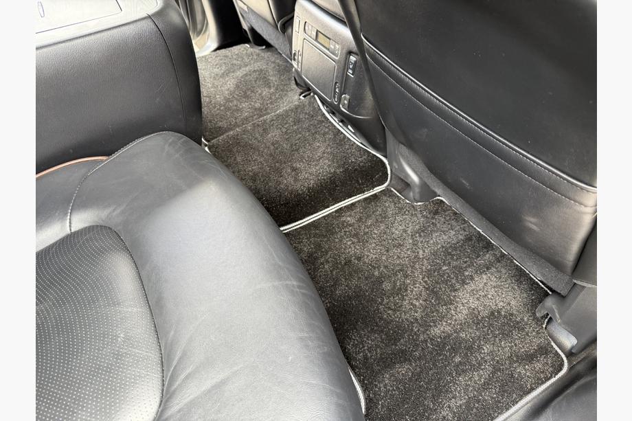 Nissan Patrol Y62 2010-2024 Textil Fußmatten Deluxe (3 Reihen, Schwarz) Foto 4