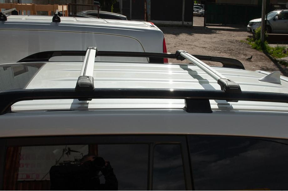 Kia Carnival 2021- Dachträger (Querträger) für normale Reling abschließbar WingBar V1 (2 Stk) bis 110 cm, Schwarz Foto 2
