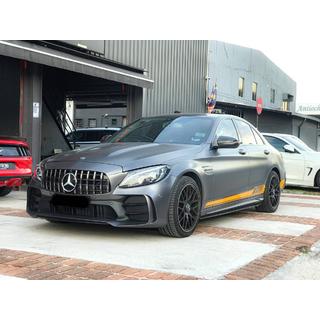 Bodykit mit Heckdiffusor (Design Black Mamba C63GT) Foto 1