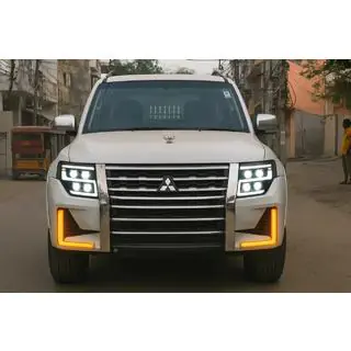 Frontscheinwerfer LXR Mitsubishi Pajero Wagon IV 2006-2021 Foto 1