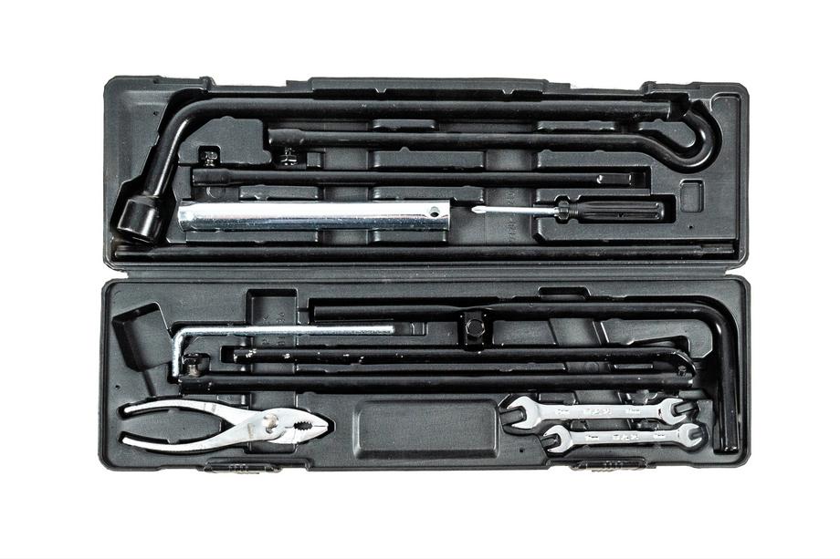 Lexus LX570/450d 2008-2022 Werkzeugset für den Originaleinbauplatz Image