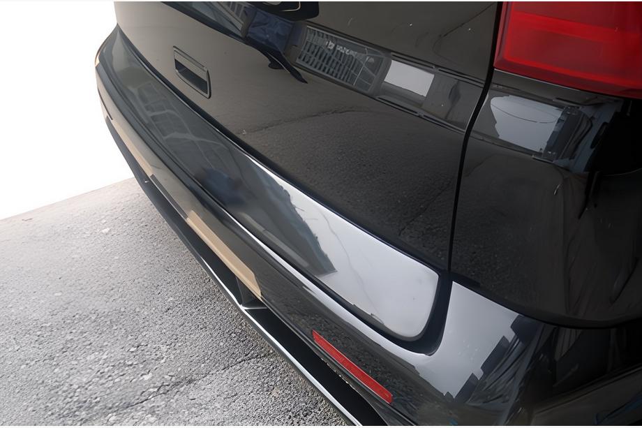 Volkswagen T5 Multivan 2003–2010 Kunststoff Kofferraumabdeckung (lackierbar) Image
