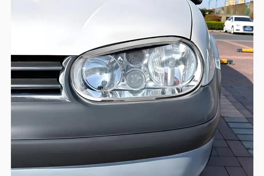Volkswagen Golf 4 1997-2006 Scheinwerferblenden Brillen V3 (2 Stk., Kunststoff) Image