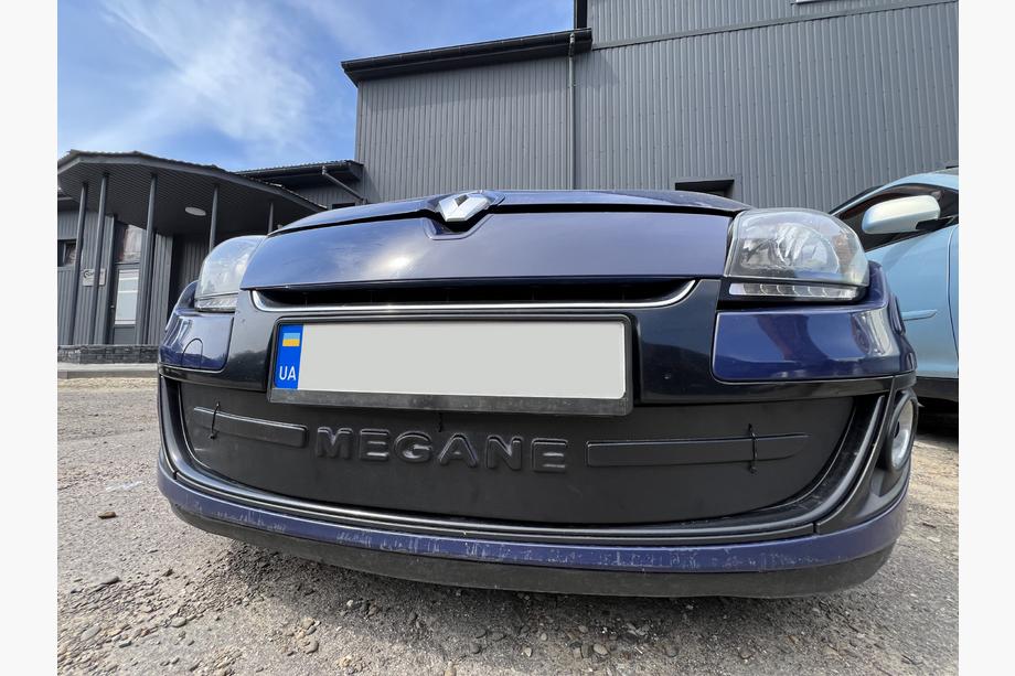 Renault Megane III 2009-2016 Winterabdeckung für Kühlergrill (2009-2013, unten) Matt Image
