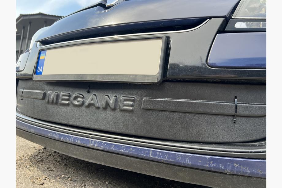 Renault Megane III 2009-2016 Winterabdeckung für Kühlergrill (2009-2013, unten) Foto 9