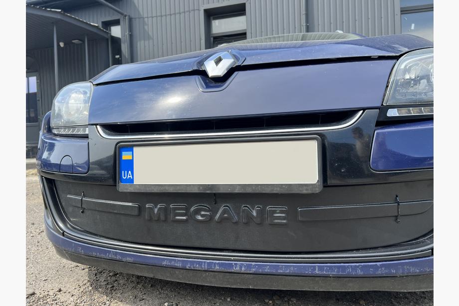 Renault Megane III 2009-2016 Winterabdeckung für Kühlergrill (2009-2013, unten) Foto 6