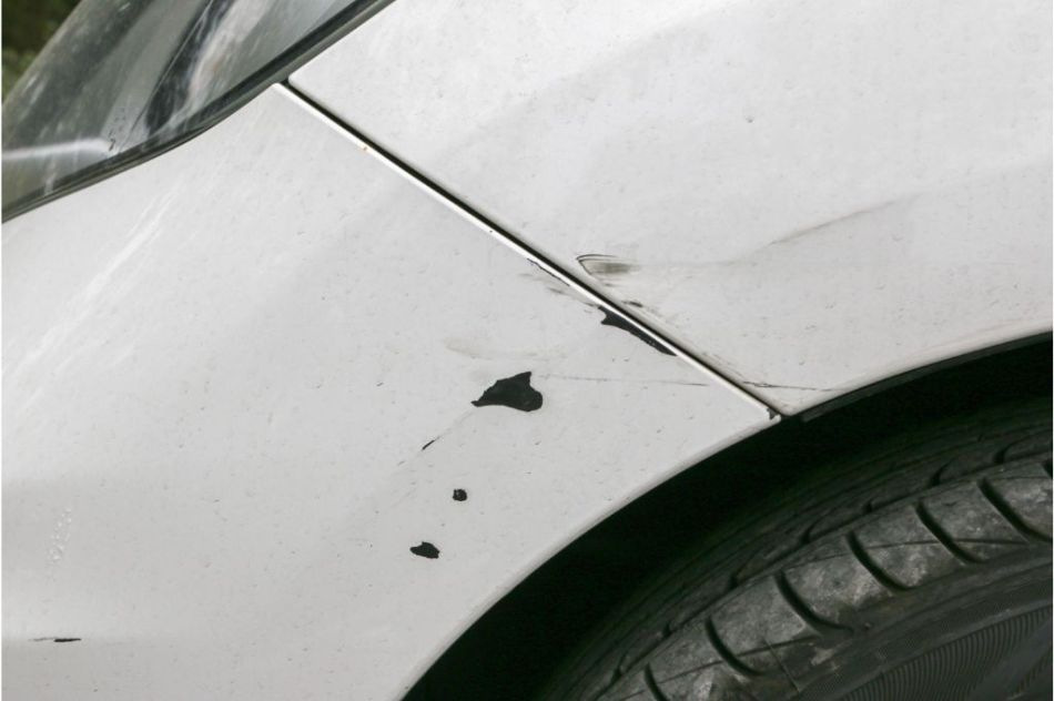 Welche Gefahr besteht bei Steinschlägen am Auto?