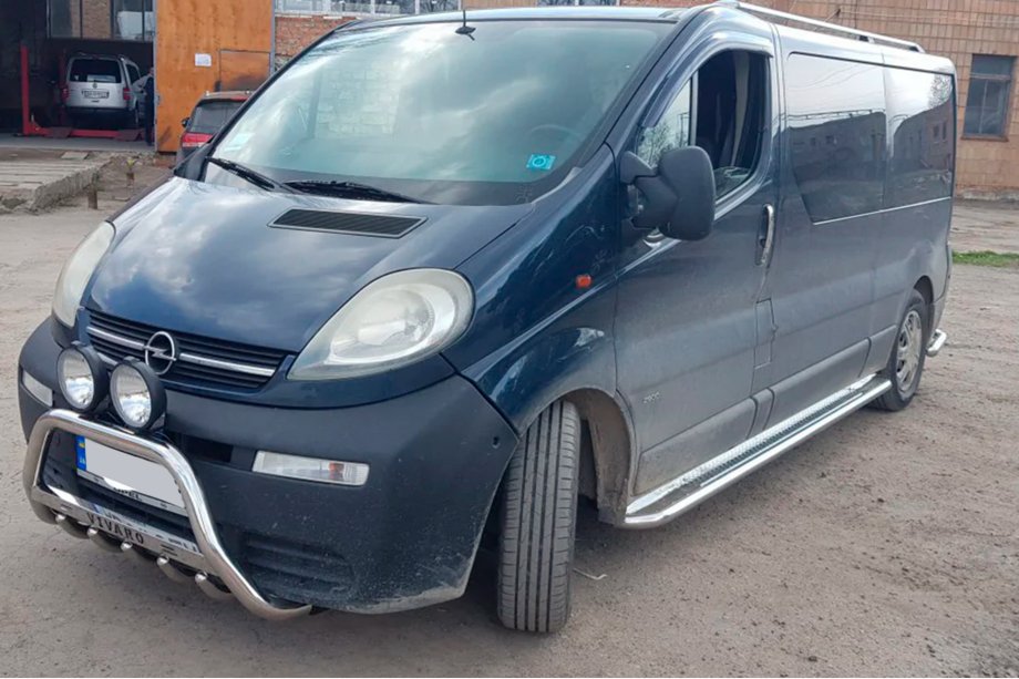 Opel Vivaro 2001–2015 Frontbügel WT003-4 (Edelstahl) Foto 10