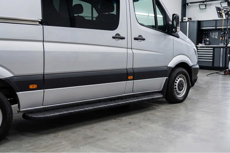 Volkswagen Crafter 2006-2016 Seitenschweller Bosphorus Black (2 Stk., Aluminium) Image