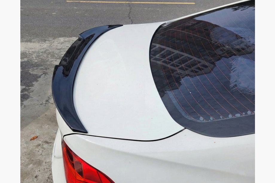 BMW 3 Series F30/F31 2012-2019 Spoiler M4-Style (für F30/F80, Schwarz Glanz) Image
